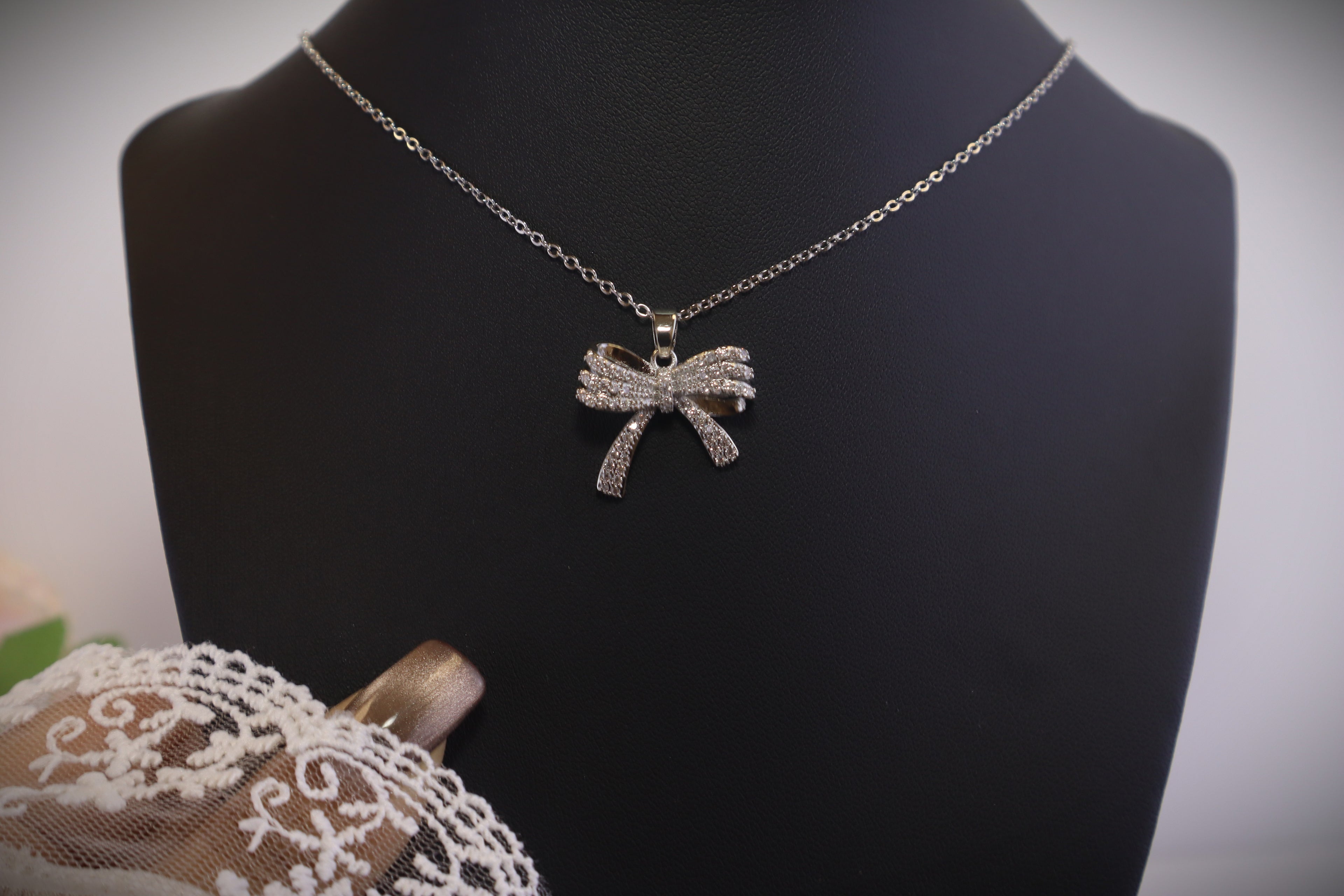 Lumi Bow Necklace